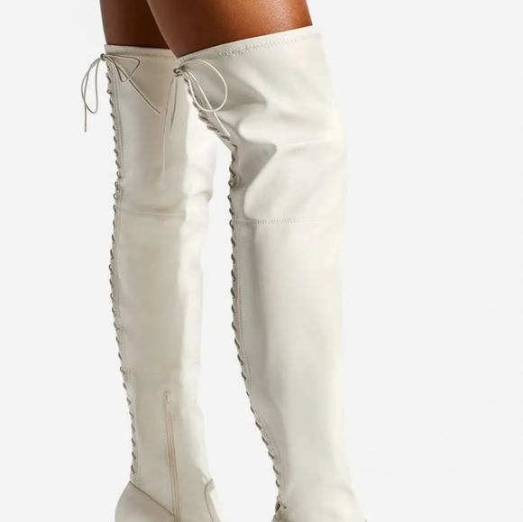 Boots color is bone - Picture 2 of 4